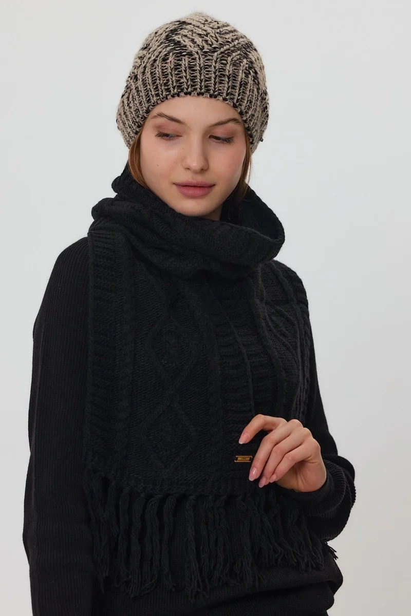 الكسندر جاردي Knitted Detailed Tassel Scarf (B20-18842)