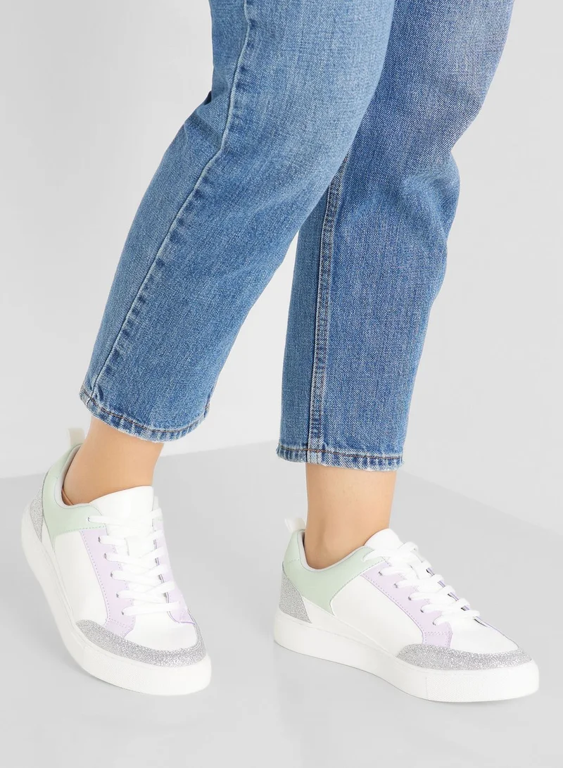 Ginger Shimmery Details Sneaker