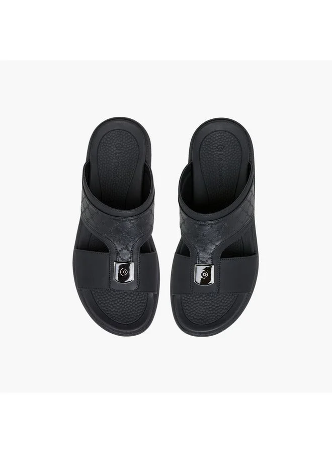 لو كونفورت صنادل رجالية مريحة بشعار محفور سهلة الارتداء