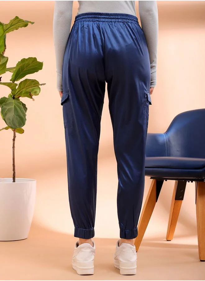 مرفوعة Women Regular Fit Solid High-Rise Cargo Joggers