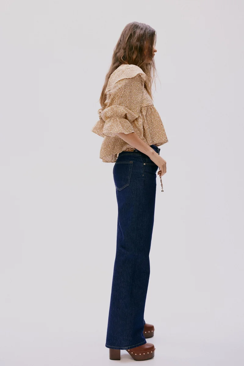 اتش اند ام جينز بخصر عالي وقصّة واسعة