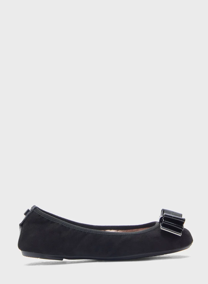BUTTERFLYTWISTS Milie Round Toe Ballerina