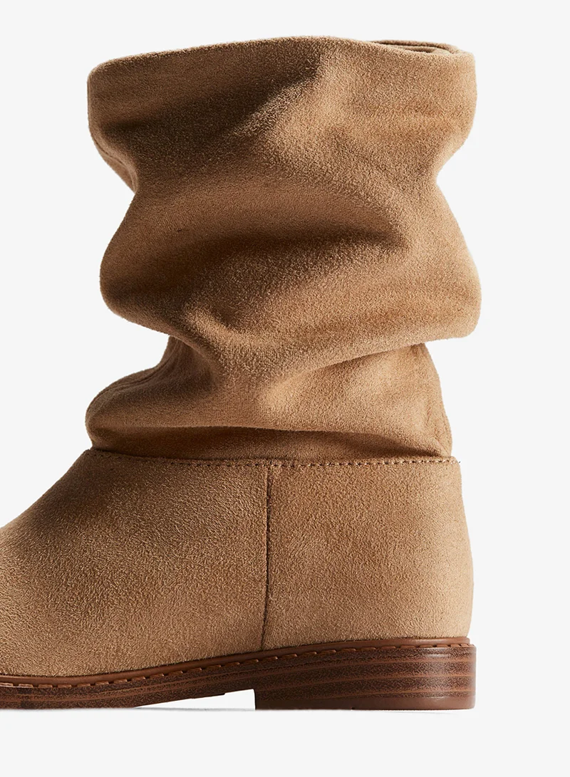 اتش اند ام بوتس