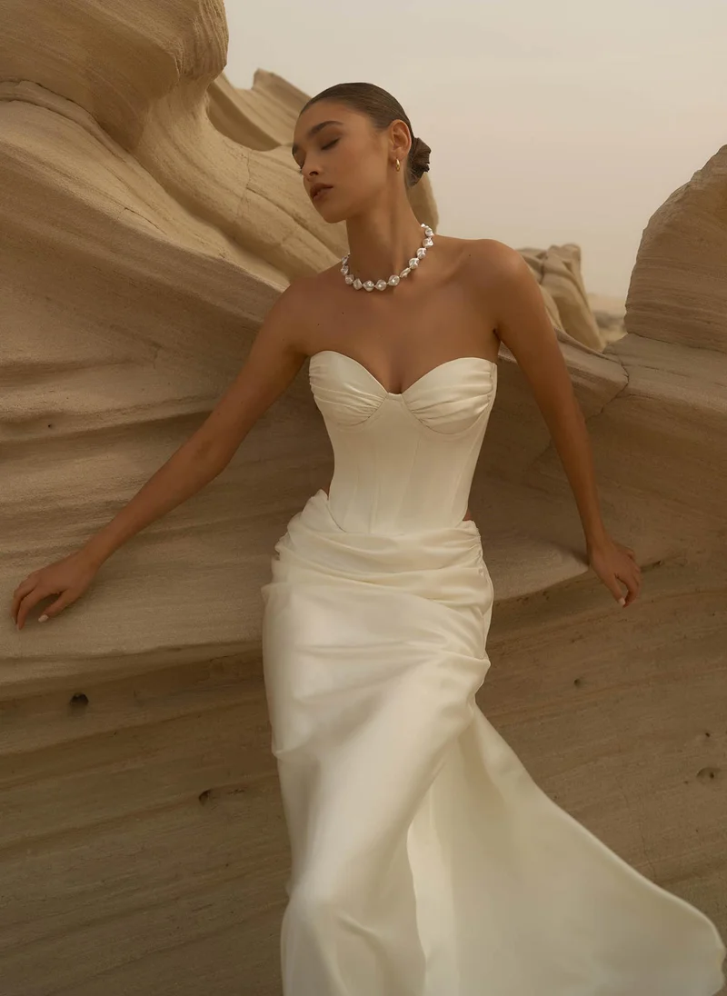 Lichi Satin corset