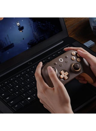 وحدة تحكم لاسلكية 8Bitdo Ultimate 2C لأجهزة الكمبيوتر التي تعمل بنظامي التشغيل Windows و Android، مع معدل استجابة 1000 هرتز، وعصي تحكم تعمل بتقنية تأثير هول، ومحفزات هول، ومصدات L4/R4 قابلة لإعادة التعيين (براوني). - view 2