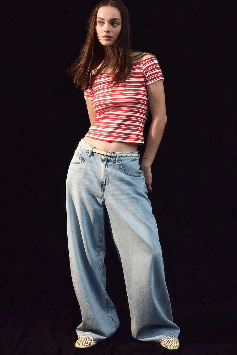 اتش اند ام بلوزة مرنة بقبة واسعة