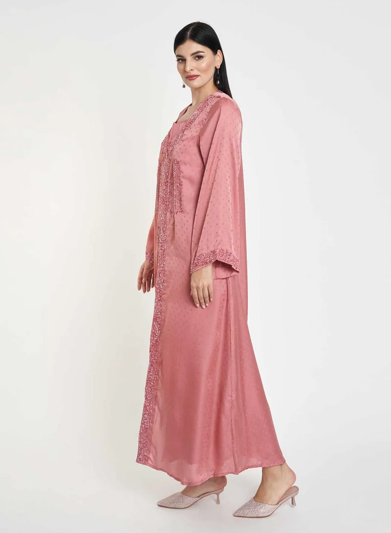 كشخة جلابية دوبي مطبوعة بتطريز يدوي مع جاكيت