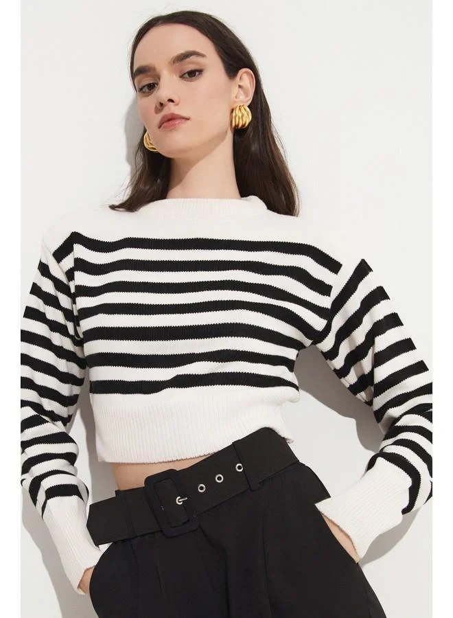 JUNE June Women Regular Fit Crew Neck Striped Knitwear Crop Sweater Ecru - Black