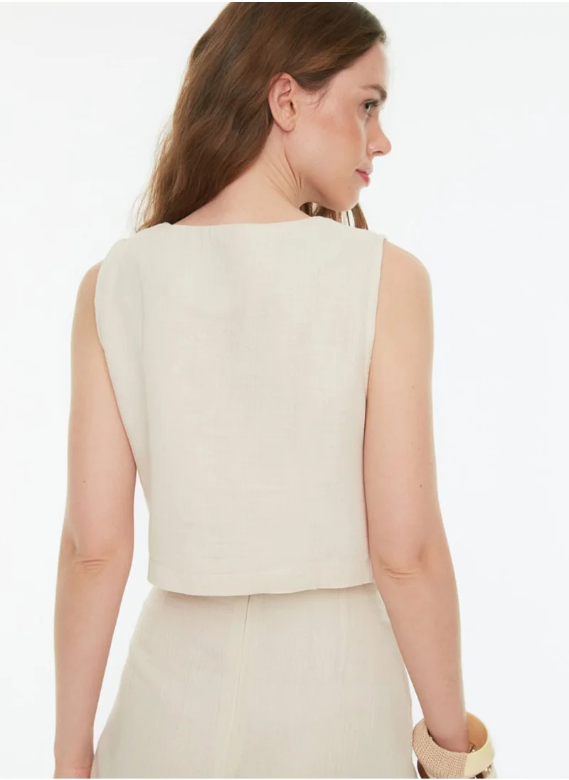 trendyol Crew Neck Button Detail Crop Top