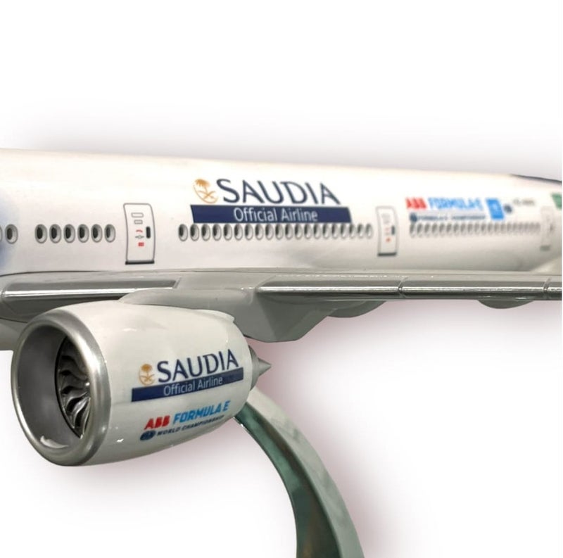 Saudia 47cm UAE Aircraft Model Plane Model Diecast Resin Model Airplanes Collection Display Gifts - Image 5