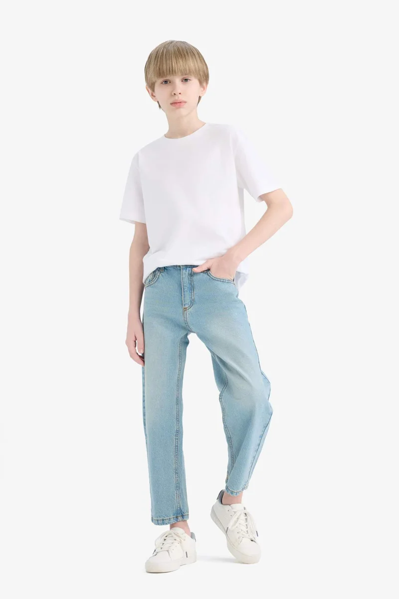 ديفاكتو Boy Straight Fit Straight Leg Jeans