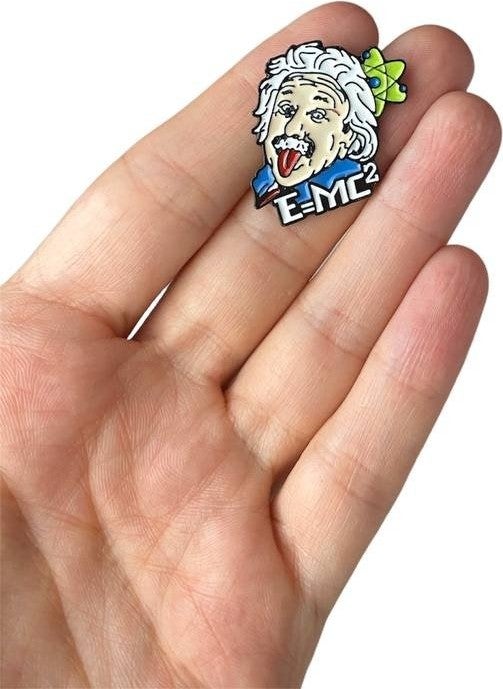 Herşey Nota - Everything Notes Physics Einstein E=mc2 Science Formula Gift Badge - Image 1