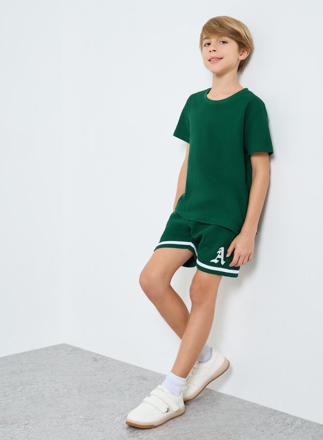 ستايلي طقم تيشيرت محبوك بنمط وافل مع شورت - Image 1