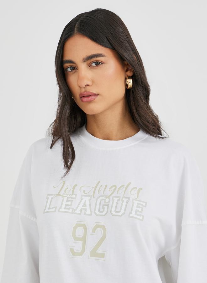 Styli Styli Slogan Print Exaggerated Shoulder Oversized T-Shirt  - Image 3