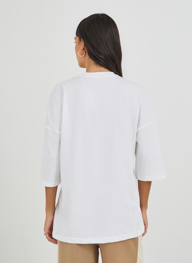Styli Styli Slogan Print Exaggerated Shoulder Oversized T-Shirt  - Image 4