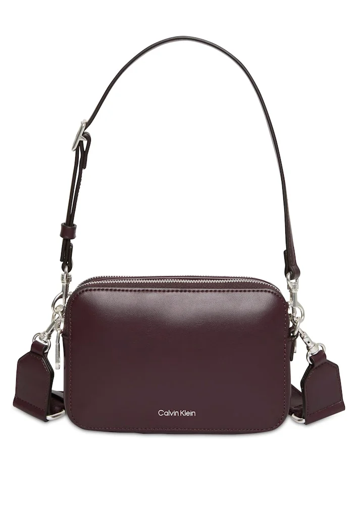 كالفن كلاين حقيبة كاميرا بحزامين نسيجيين