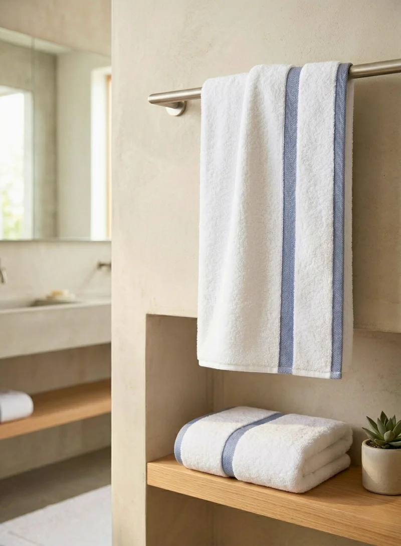 1 تشيس طقم مناشف حمام من قطعتين - مناشف حمام ناعمة وماصة مصنوعة من القطن الخالص بنسبة 100%، وزنها 600 غرام/متر مربع، مزينة بخطوط زرقاء على الحواف، مناشف كبيرة فاخرة للاستخدام المنزلي والمنتجعات الصحية والفنادق