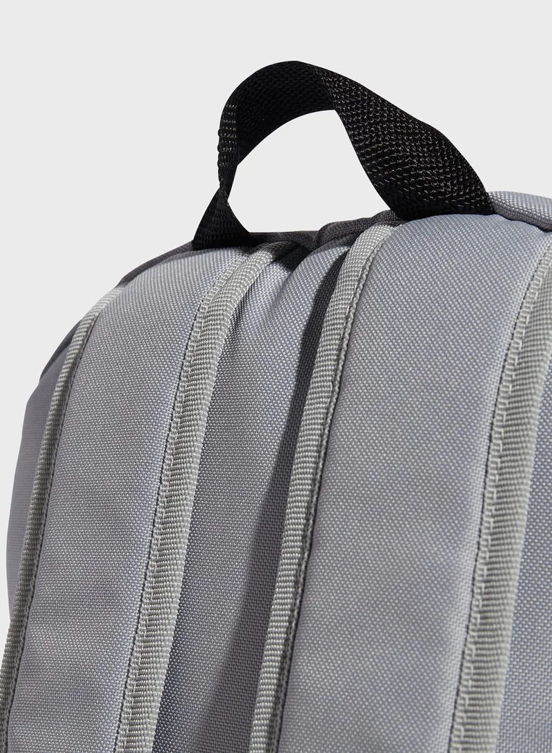 adidas حقيبة ظهر كلاسيكية مزينة باسم الماركة