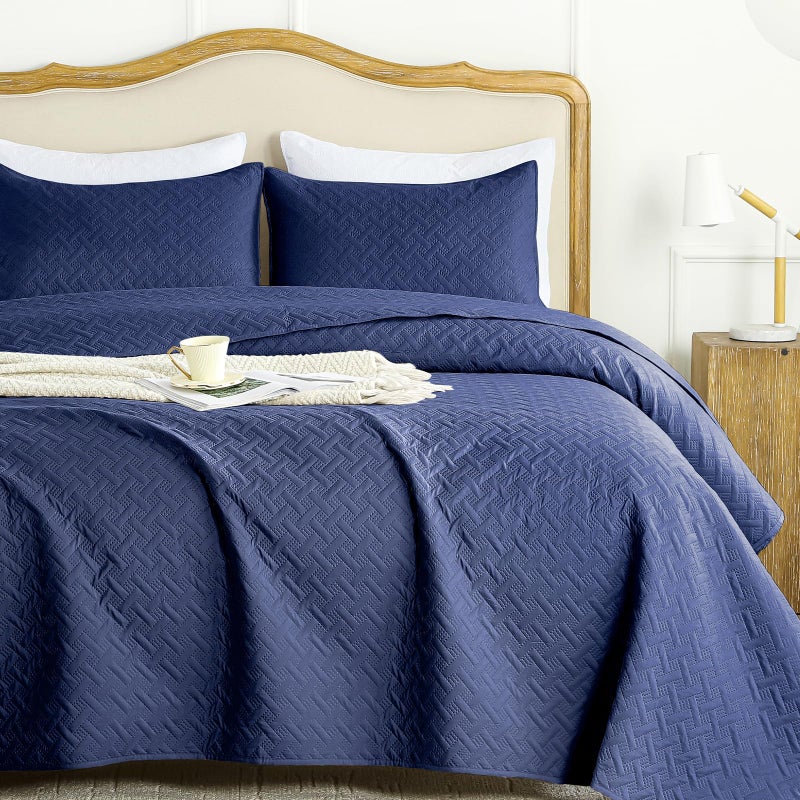 FLYMME FLYMME King Size Quilt Bedding Set Navy Blue Lightweight Bedspreads for All Seasons Modern Style Geometric Weave Stripe Pattern Soft Microfiber Bed Coverlet 3 Pieces (1 Quilt  2 Shams)  - Image 1
