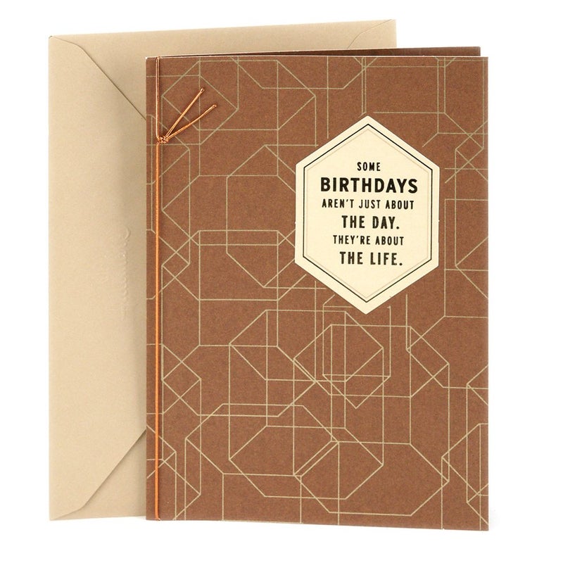 Hallmark بطاقة عيد ميلاد هولمارك للرجال (نحتفل بك) - Image 2