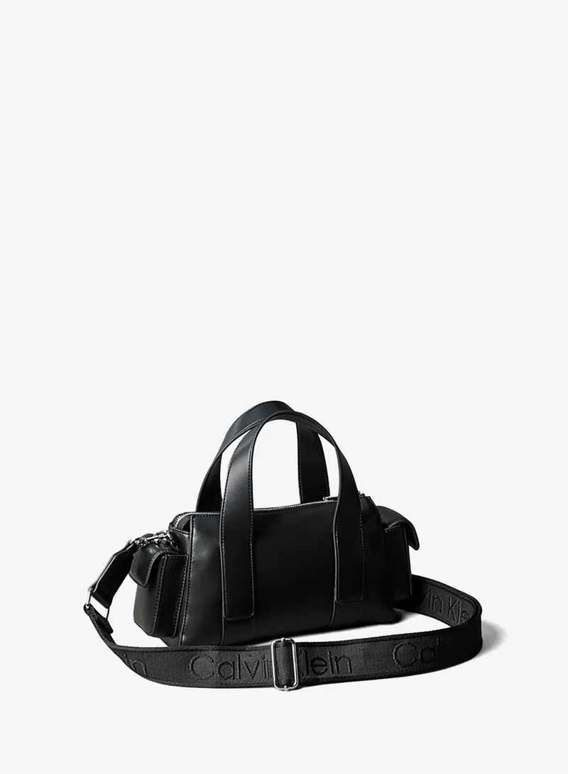 كالفن كلاين حقيبة بحزام شبكي جيبي كاجوال