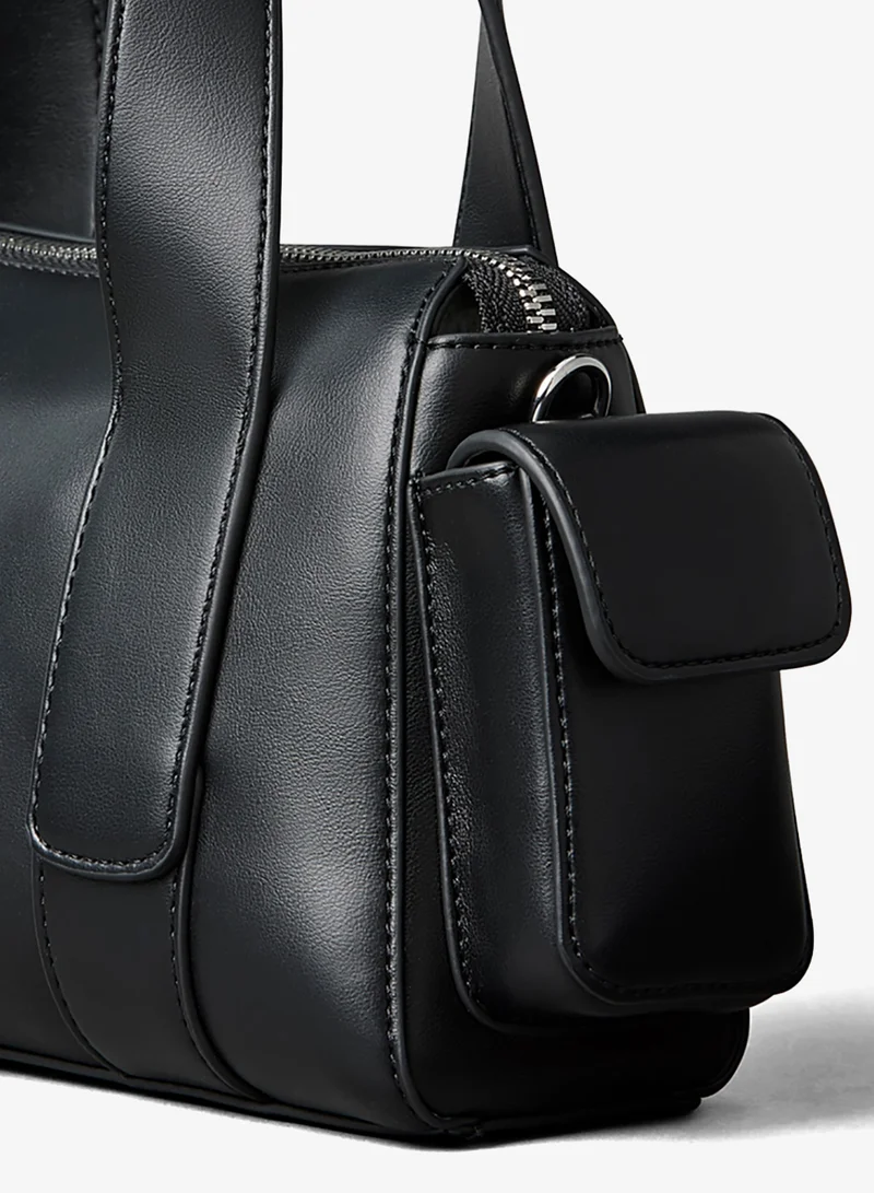 كالفن كلاين حقيبة بحزام شبكي جيبي كاجوال