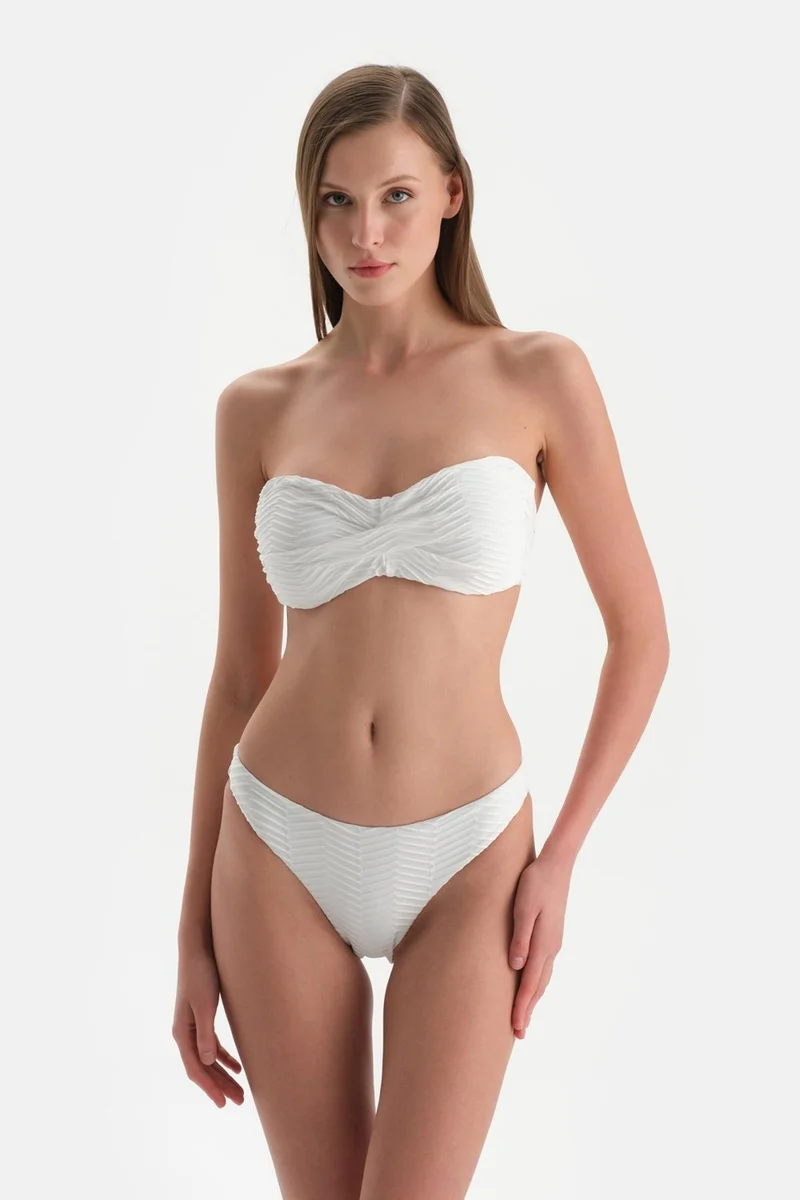 داجي White Brazilian Bikini Bottom