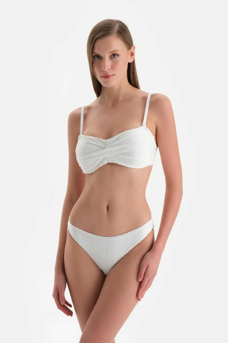 داجي White Brazilian Bikini Bottom