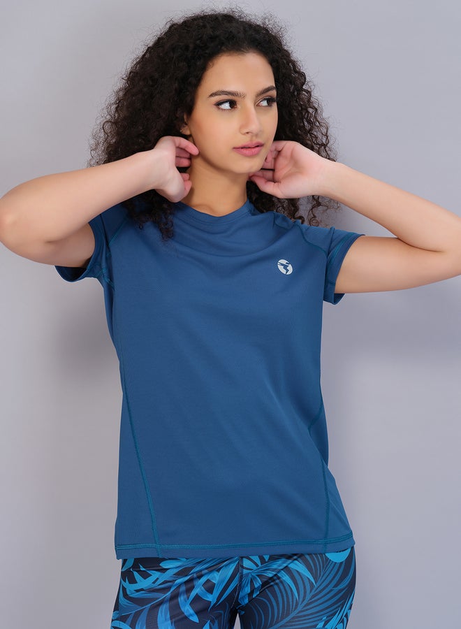 تكنوسبورت تيشيرت نسائي بقصة عادية وأكمام راجلان بلون سادة - Image 2