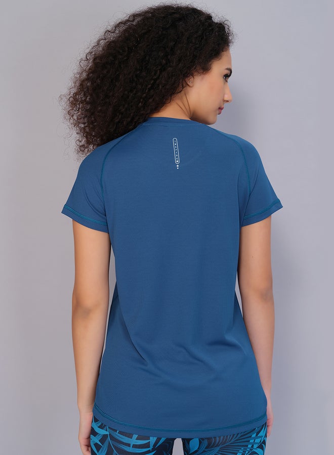 تكنوسبورت تيشيرت نسائي بقصة عادية وأكمام راجلان بلون سادة - Image 5