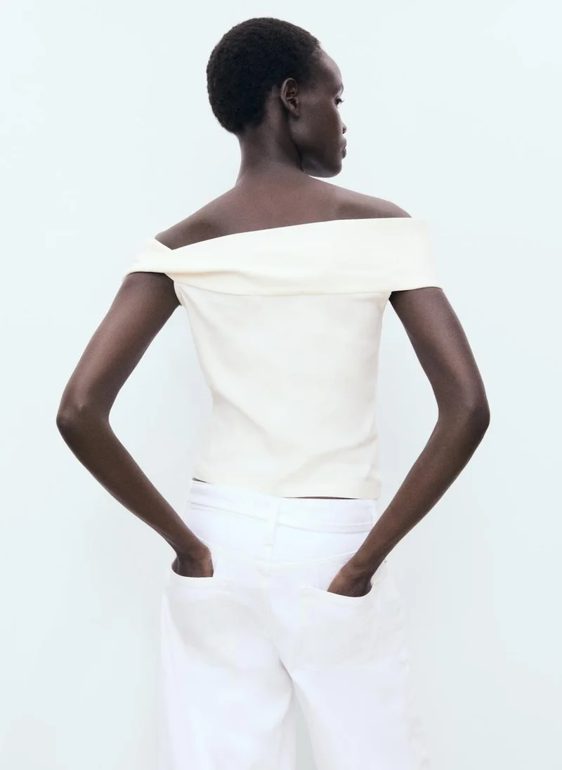 مانجو Asymmetrical Strapless Top
