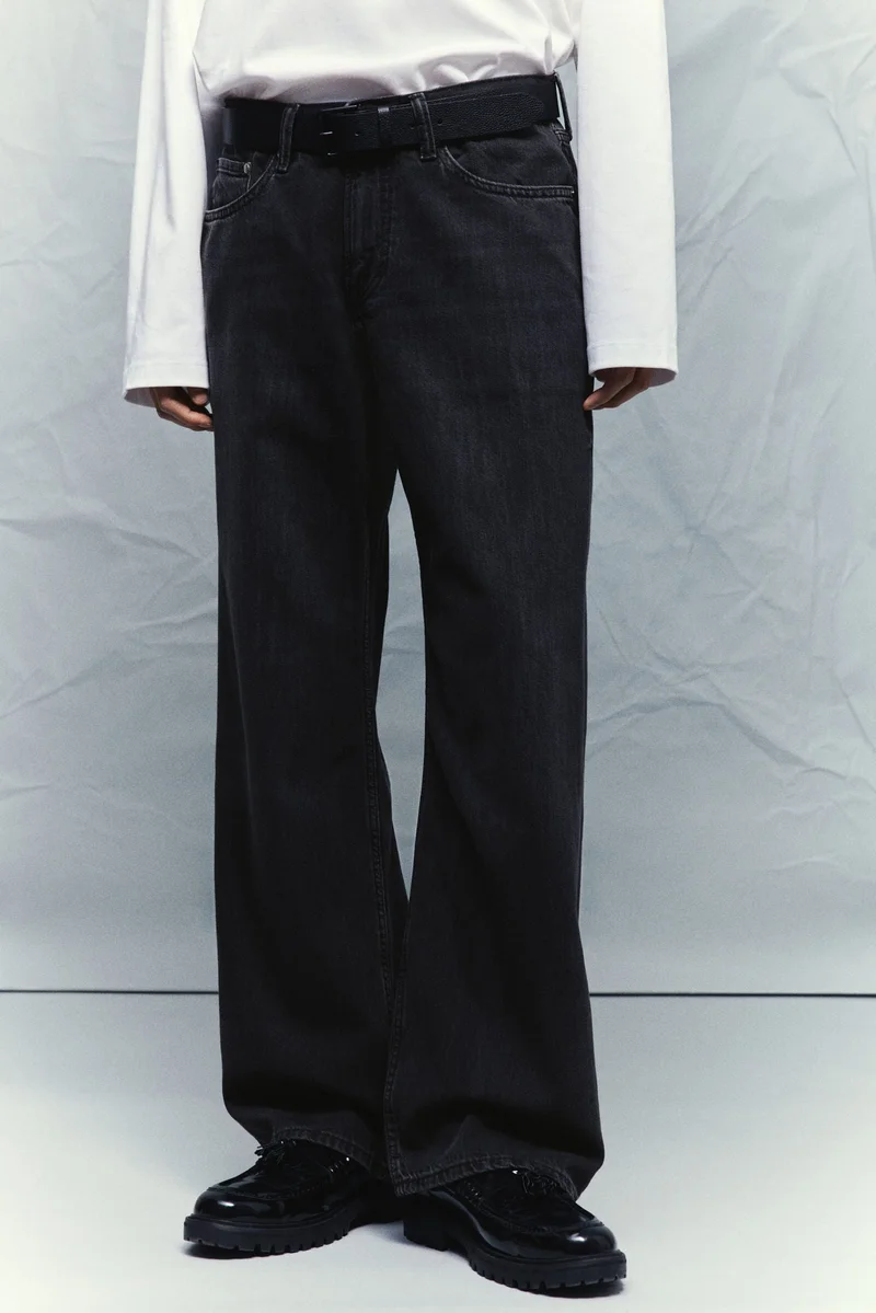 اتش اند ام جينز واسع بخصر منخفض وقصة مستقيمة الساق