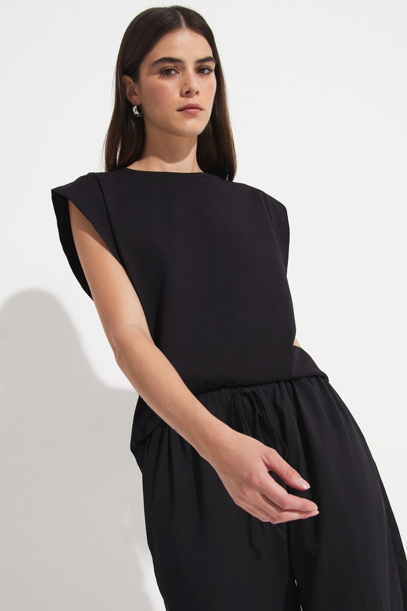 JUNE Basic Cotton Crew Neck Sleeveless T-Shirt  - Image 2
