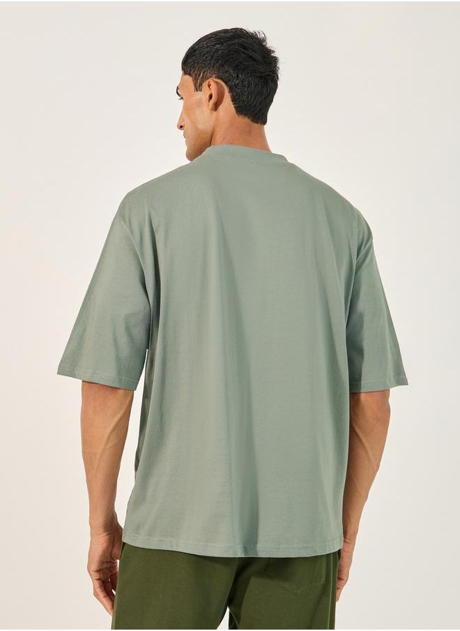 Styli Styli Men Solid Oversized T-Shirt  - Image 4