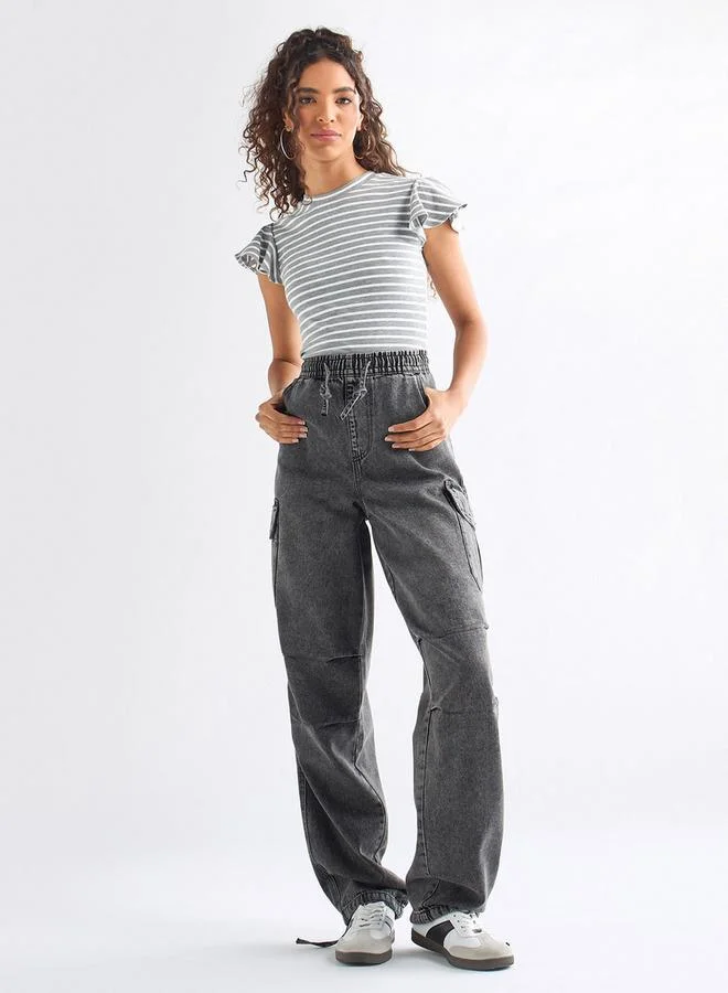 سبلاش فيڤ بلوزة مقلّمة ومضلّعة بياقة ضيّقة وأكمام منفوشة