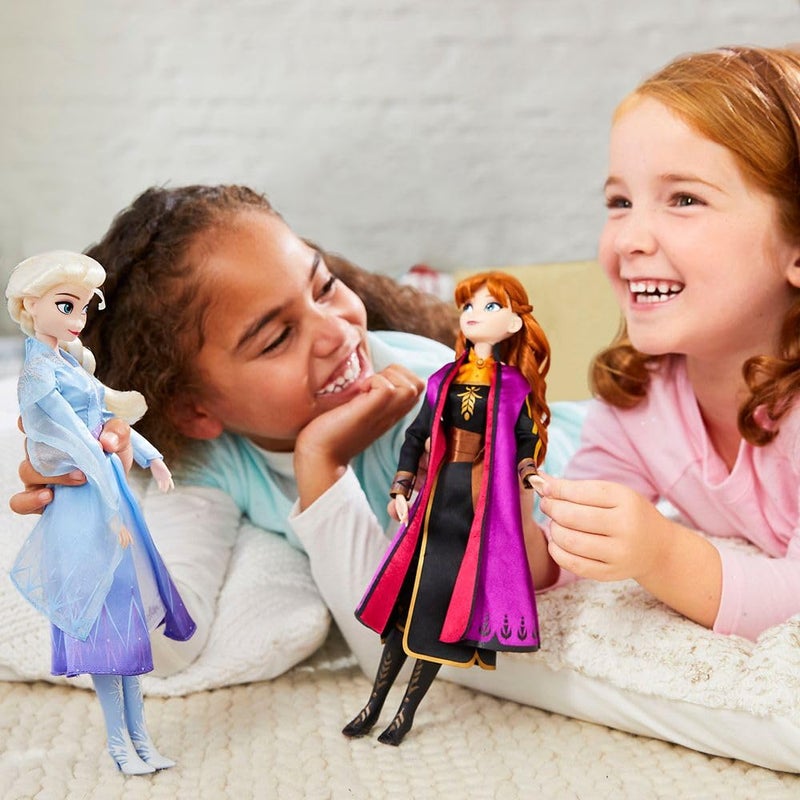 Disney store مجموعة دمى الغناء الرسمية من متجر ديزني - إلسا - دمية أزياء بزي ساتان، عباءة أورغنزا، وشعر مضفر - Image 2