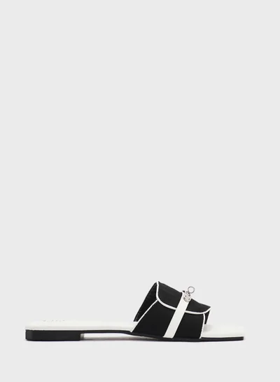 ELLA Flat Sandal With Buckle