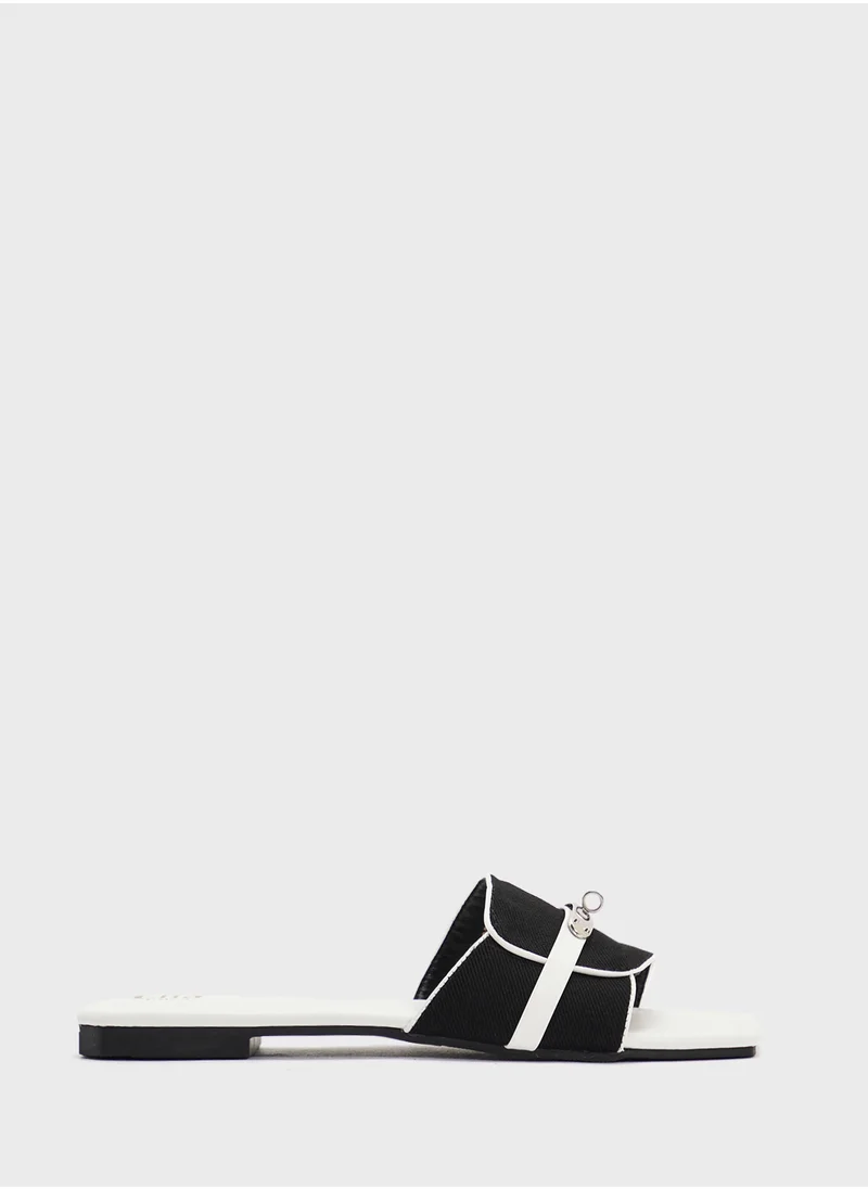 ايلا Flat Sandal With Buckle