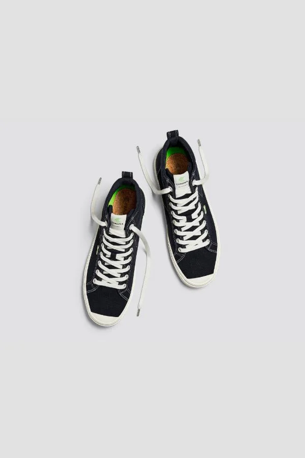 Cariuma OCA High Black Canvas Contrast Thread