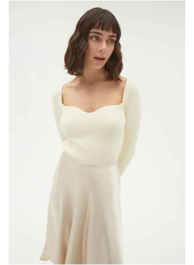 جون June Heart Neck Knitwear Sweater Ecru