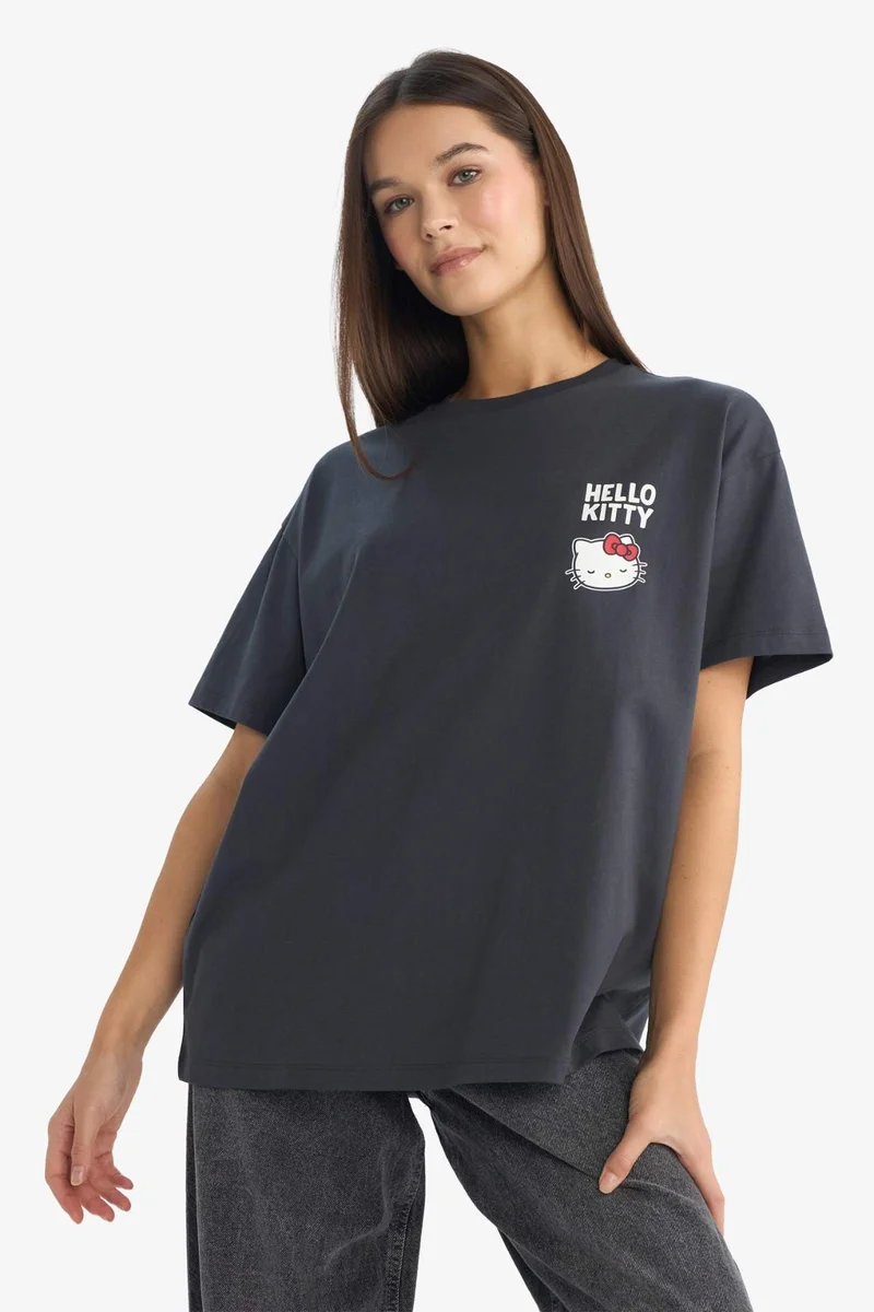 ديفاكتو Hello Kitty Printed Oversize T-Shirt