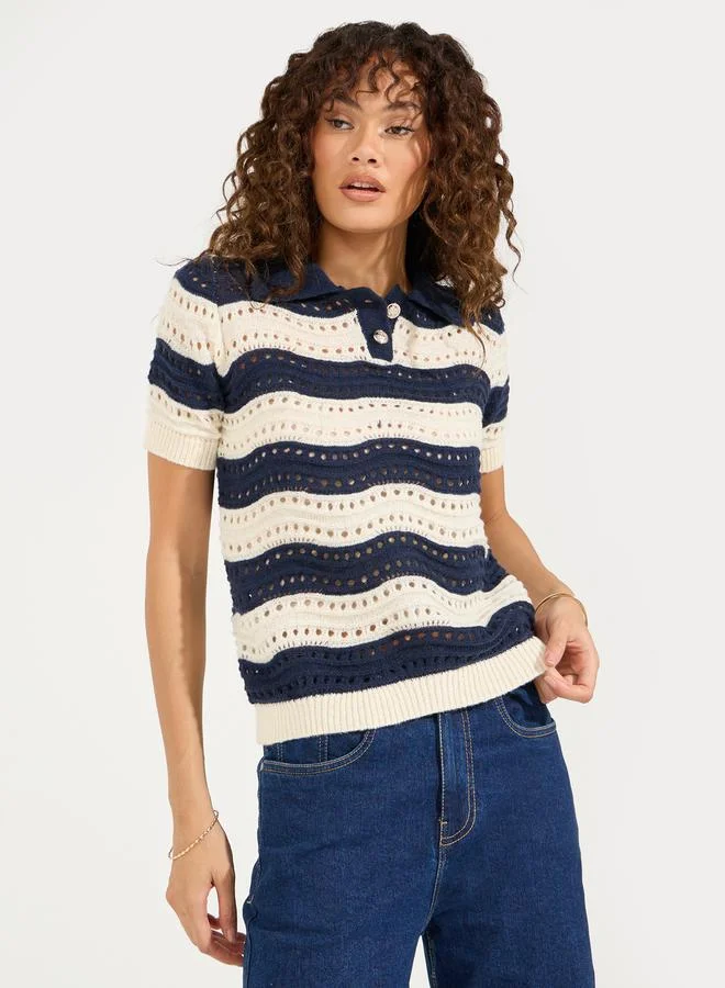 Styli Hollow Knit Wavy Stripe Pattern Polo T-Shirt