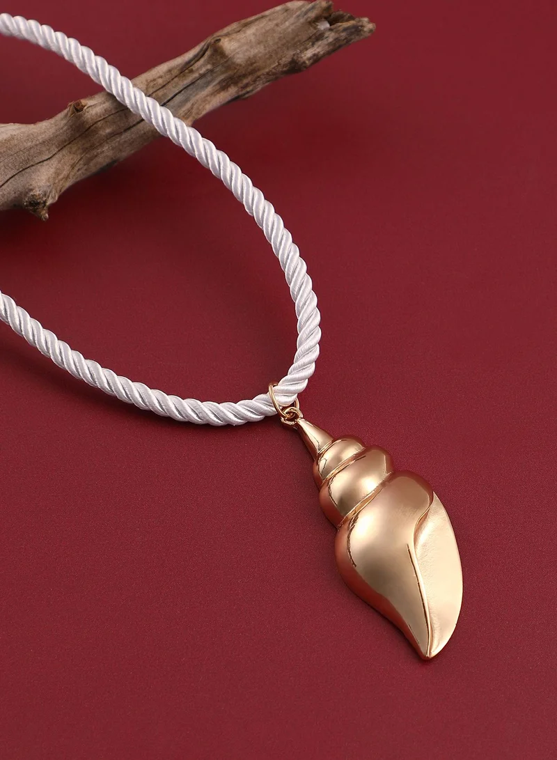 Conch Shell Pendant Necklace