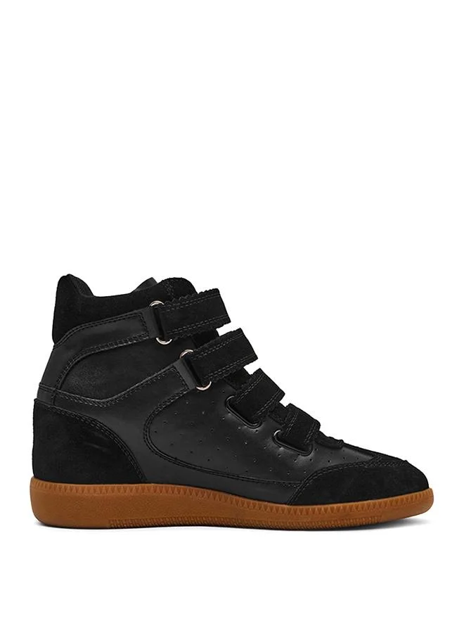 Mustang Women's Black Low Top