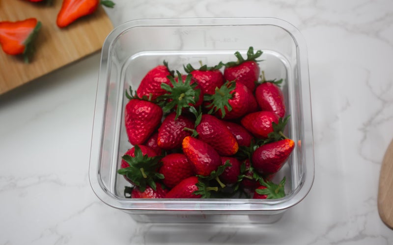 Cambro Food Storage Container - Classic Series Square - 2 QT (Quart) - Commercial Grade for Food Prep (Clear) - Image 2