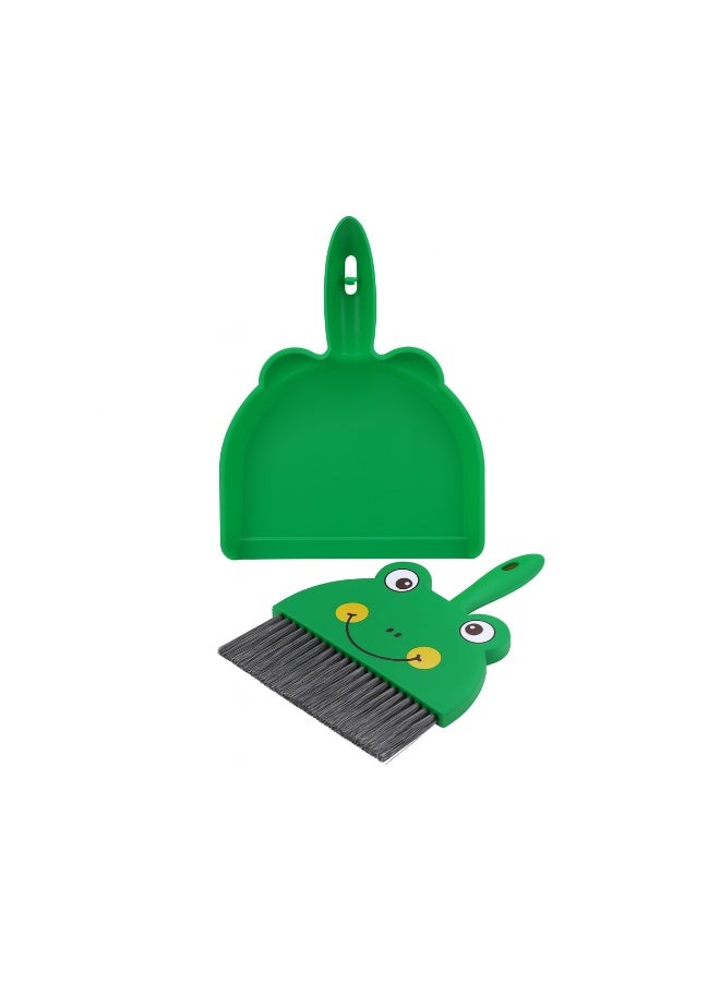 طقم جاروف وفرشة يدوية صغيرة للتنظيف اليومي تصميم ضفدع  – قطعتان، شعيرات مرنة ناعمة، مناسب للتعليق، ومناسب للمطبخ والسيارة والمكتب والأسطح والفتات - Image 2