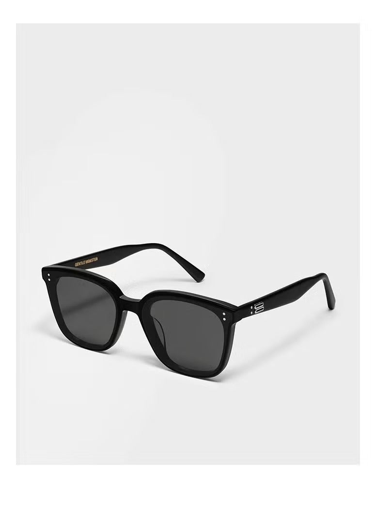 GENTLE MONSTER GENTLEMONSTER QUEEN square sunglasses. Sunglasses for sun protection for both men and women - Image 1