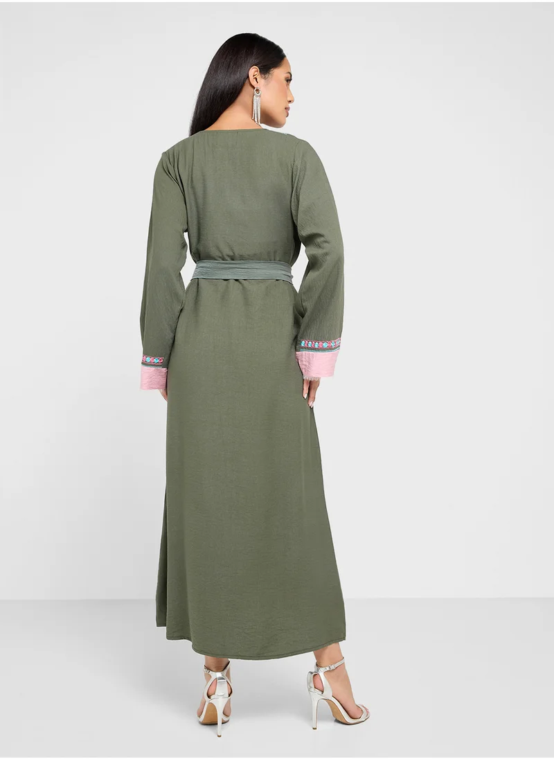 hayas closet Emroidered Belted Jalabiya