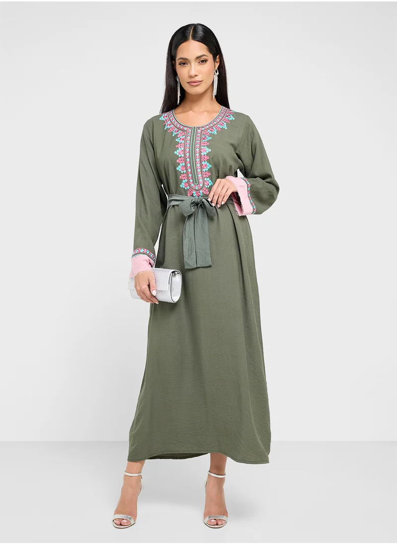 hayas closet Emroidered Belted Jalabiya