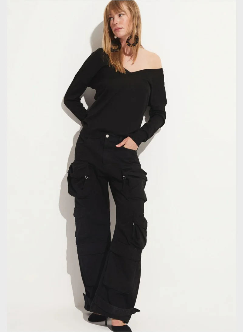 JUNE V-Neck Knitted Sweater